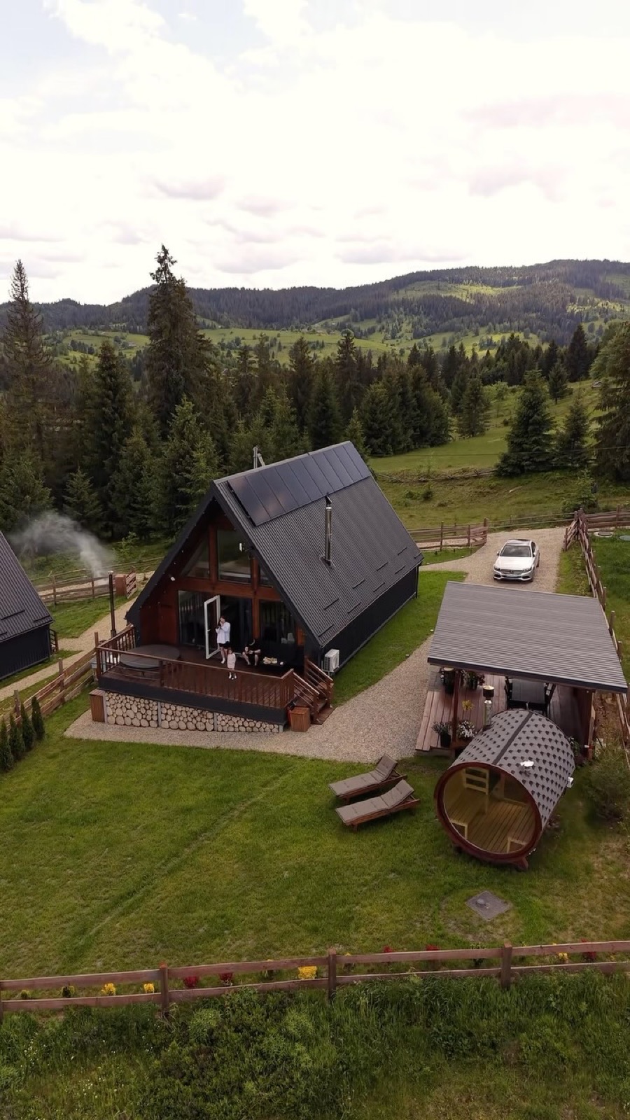 Spokiy House, Сенечів